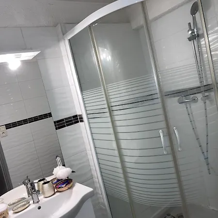 Appartement 30m De La *